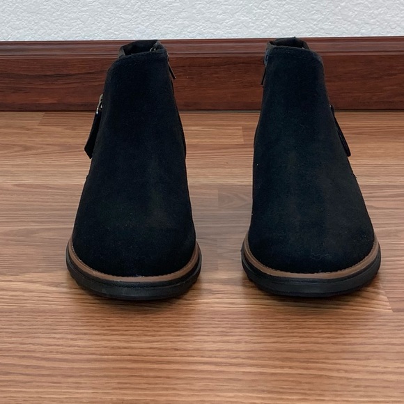 Clarks Collection Sharon Ease Black Suede Leather Ankle Booties Size 6.5 NIB - Picture 7 of 8